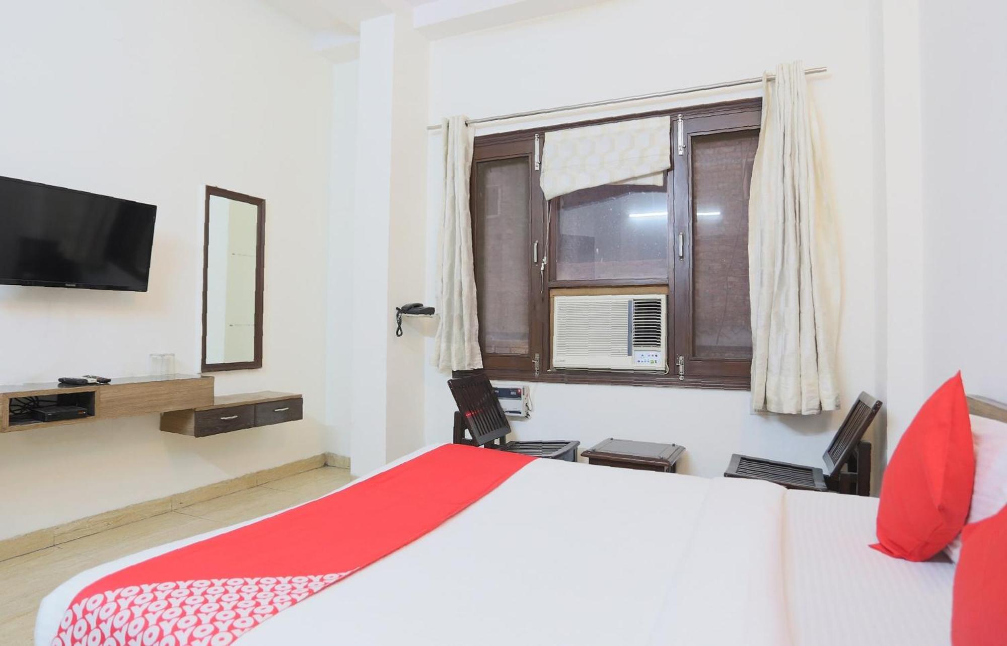 Hotel O New Raj Kamal Аурангабад Екстериор снимка